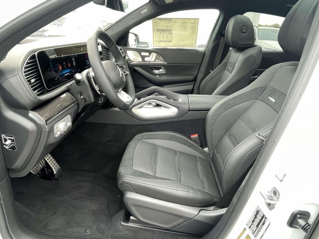 New 2026 MANUFAKTUR Moonlight White Metallic Mercedes-Benz AMG® GLE 63 S image 18