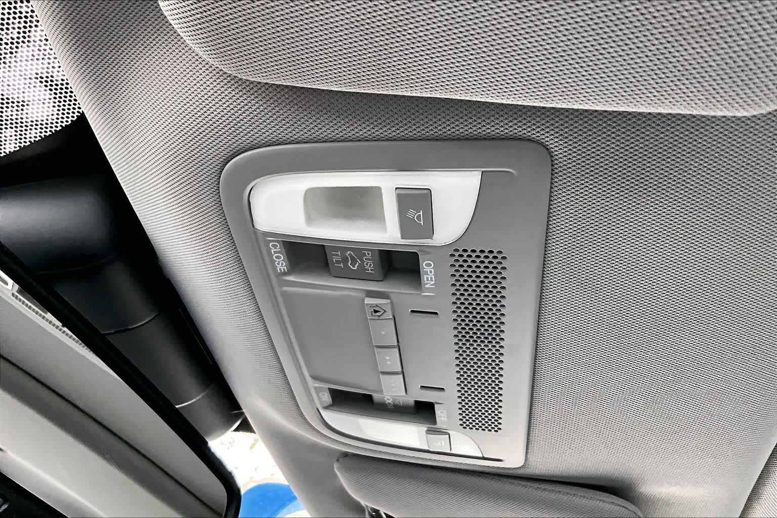 Used 2020 Lunar Silver Metallic Acura w/Premium Pkg image 32