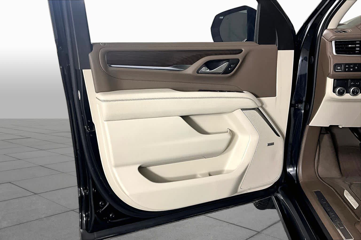 Used 2024 Onyx Black GMC Denali image 21