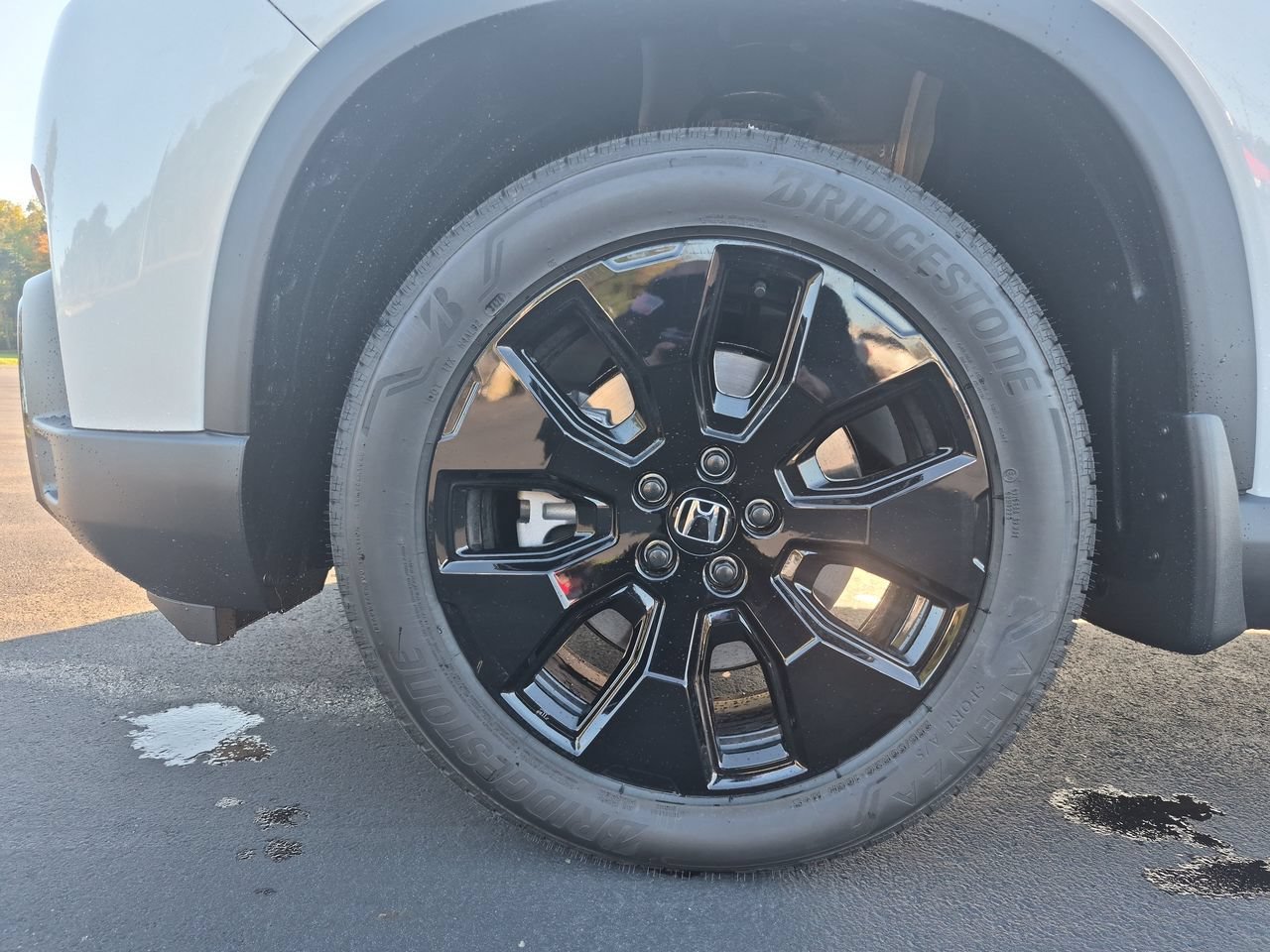 New 2026 Platinum White Pearl Honda Black Edition AWD image 10