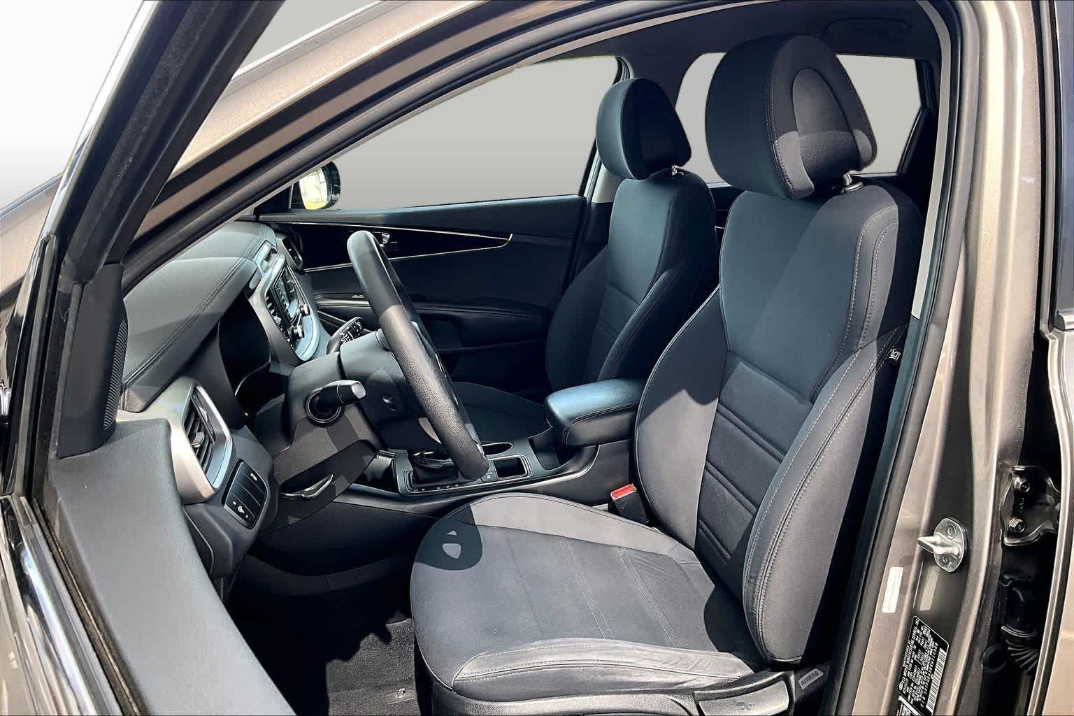 Used 2016 Titanium Silver Kia LX image 8