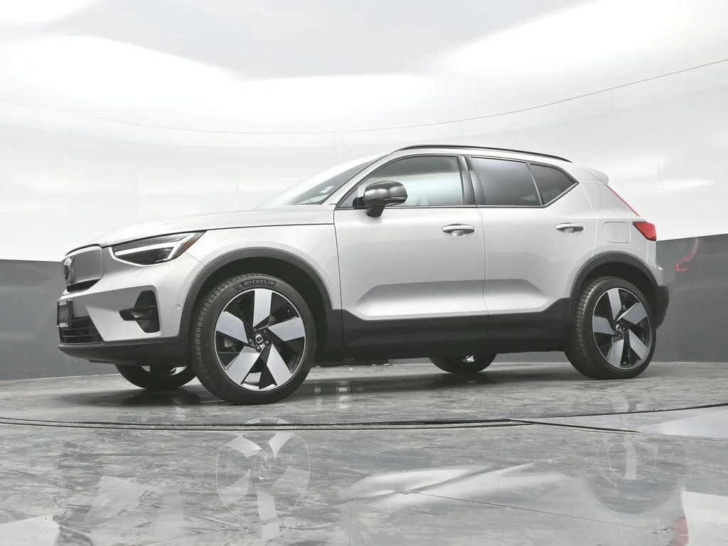 Certified Used 2023 Silver Dawn Volvo Ultimate image 25
