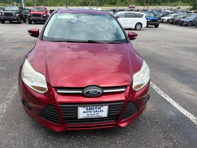 Used 2014 Red Ford SE image 5