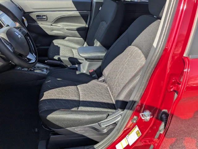Used 2025 Red Mitsubishi 2.0 LE image 22