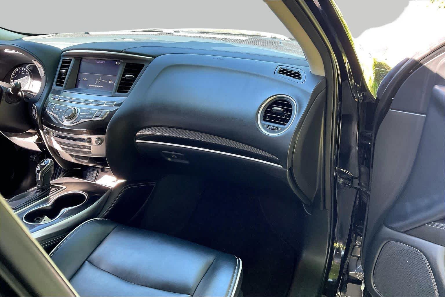 Used 2020 Black Obsidian INFINITI LUXE image 18