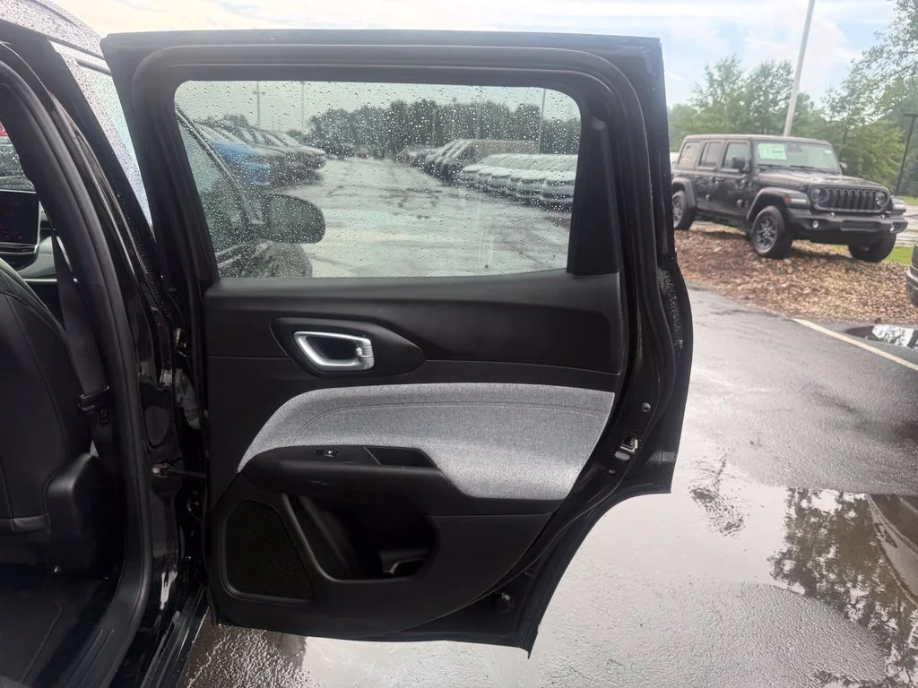 Used 2024 Black Jeep Latitude Lux image 44