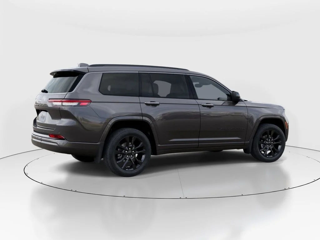 New 2026 Baltic Gray Metallic Clear-Coat Exterior Paint Jeep Limited Reserve image 4