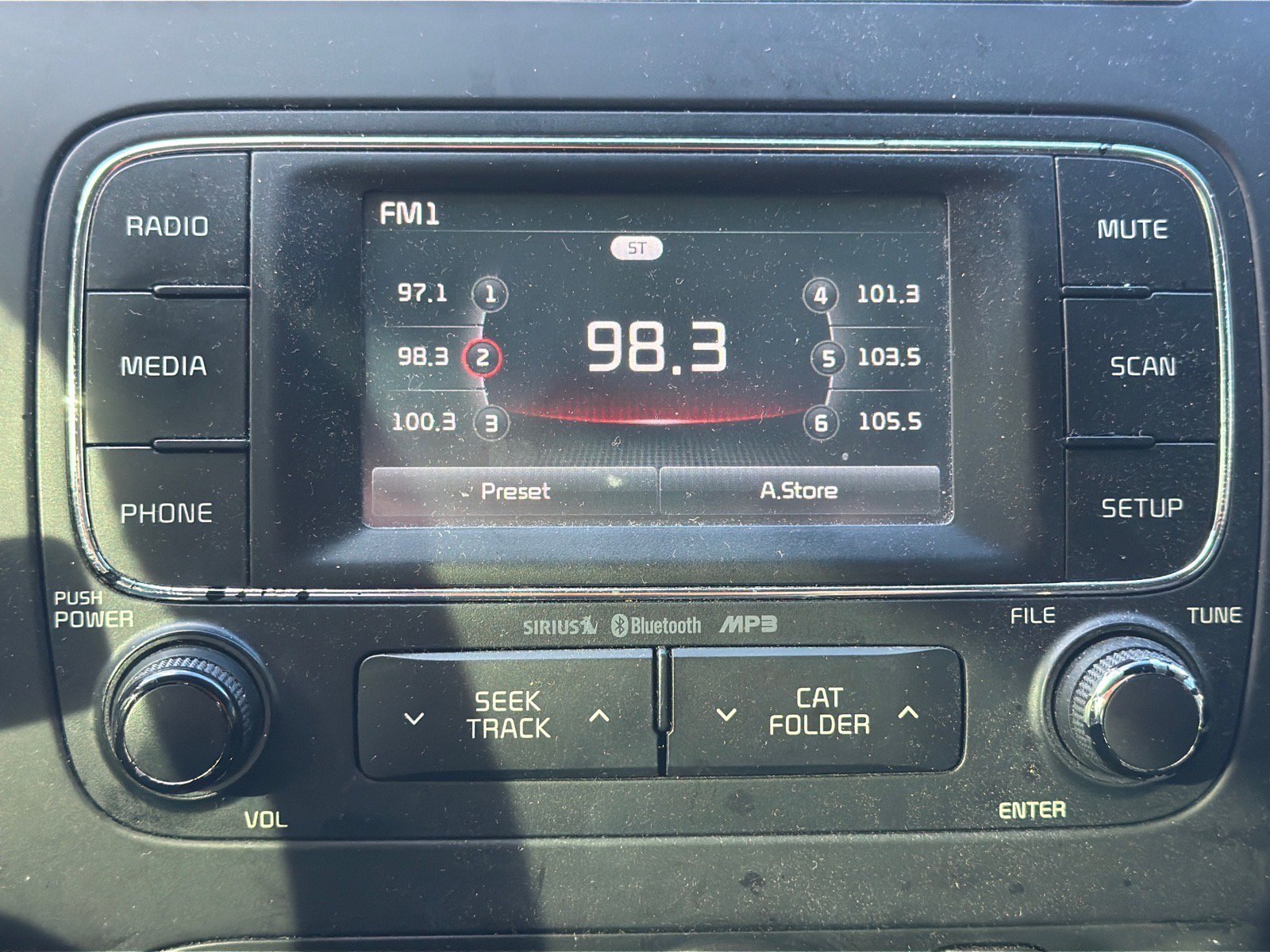 Used 2016 Snow White Pearl Kia EX image 13