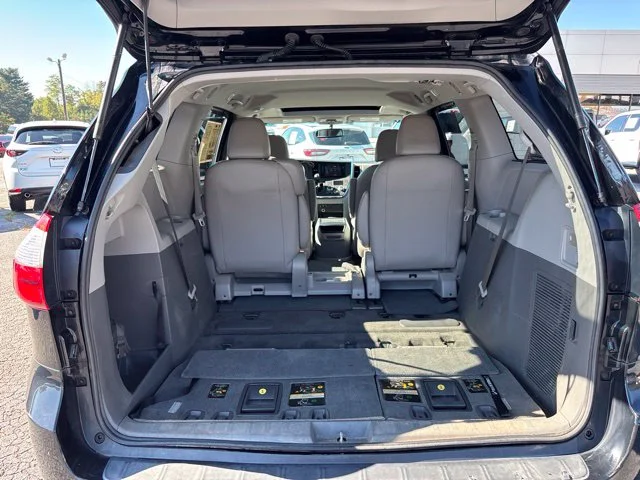 Used 2015 Black Toyota XLE image 26