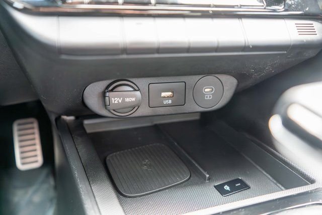Used 2025 Gray Hyundai SEL Sport image 27