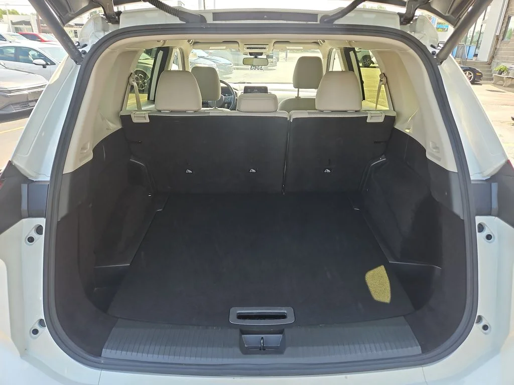 Used 2025 White Nissan SV image 12