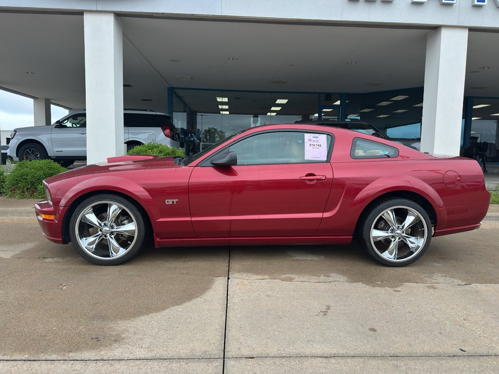 Used 2007 Torch Red Clearcoat Ford GT Deluxe image 11
