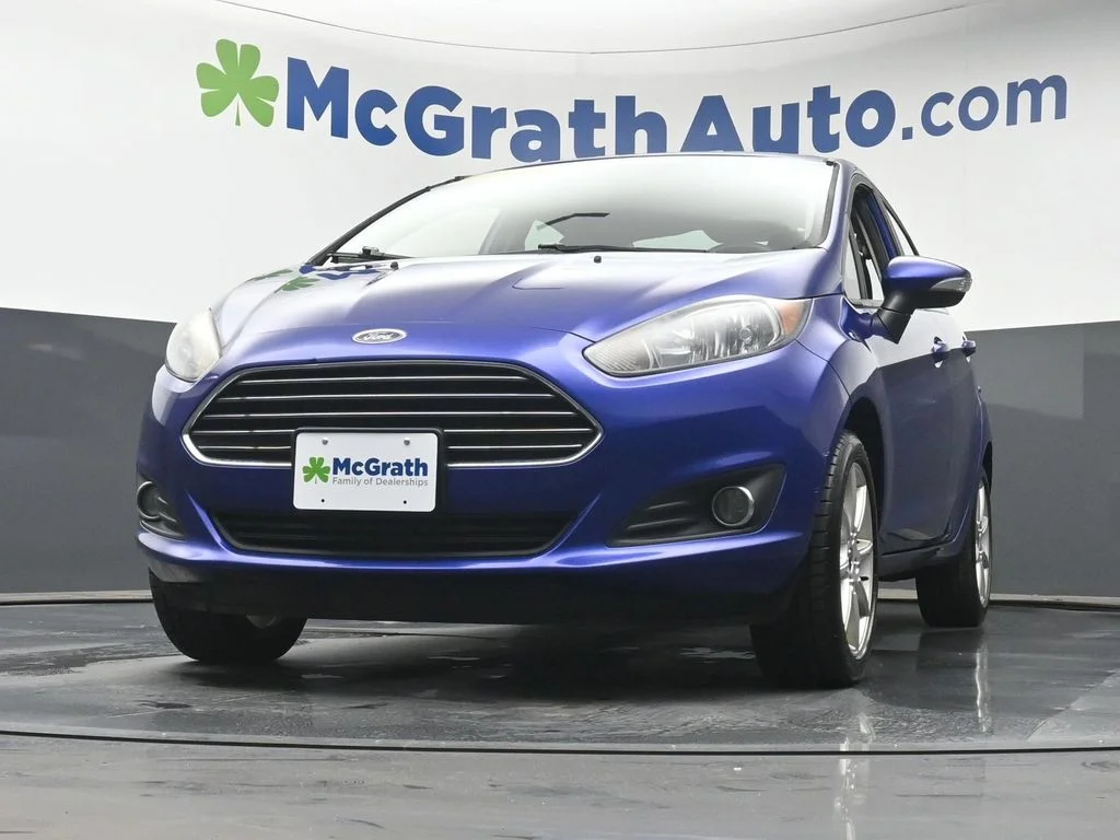 Used 2015 Blue Ford SE image 7