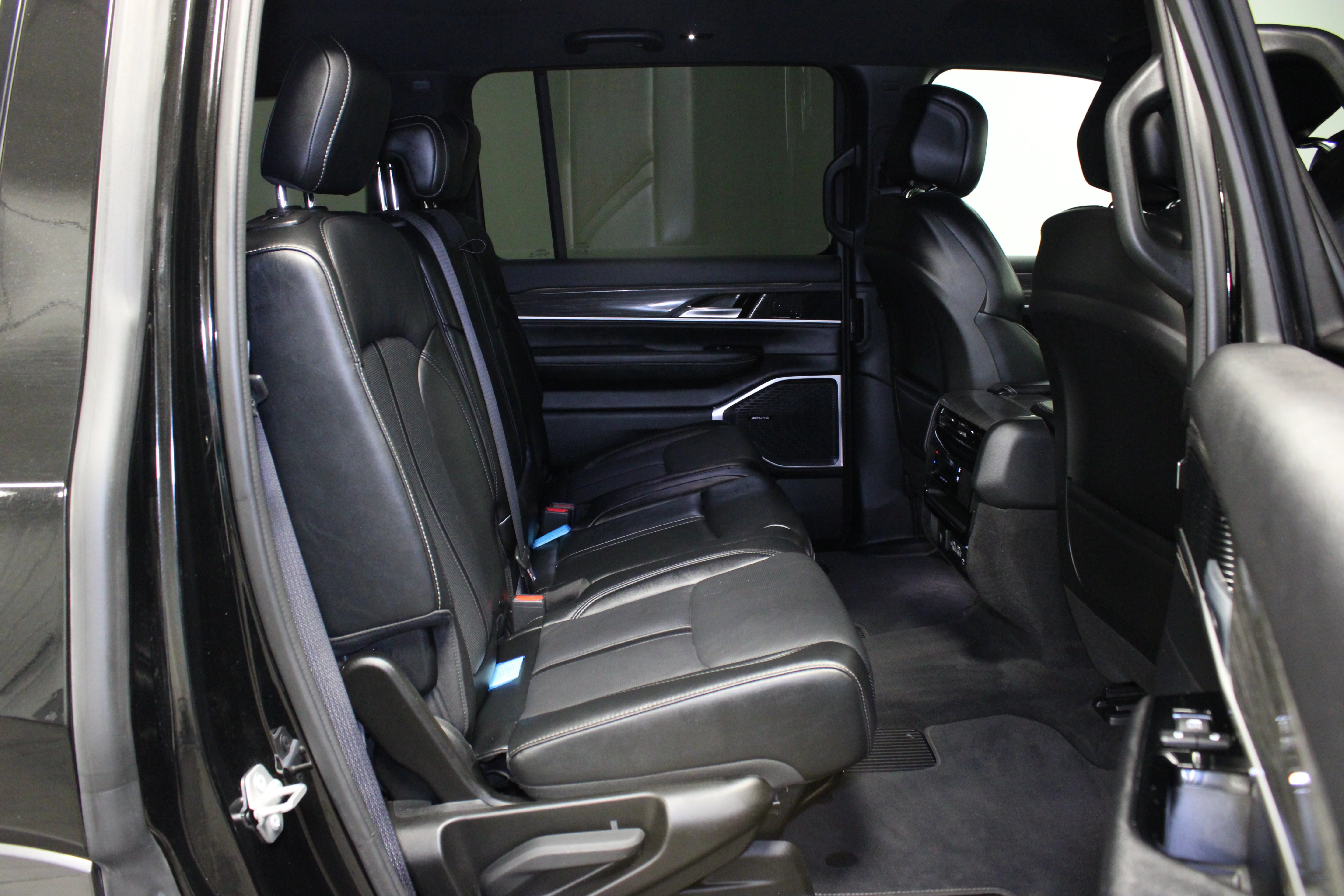 Used 2024 Midnight Sky Jeep Series II image 18