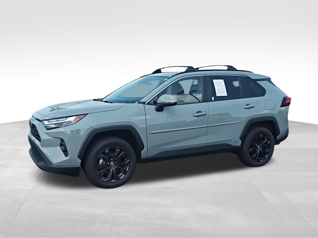 Used 2023 Gray Toyota XLE Premium image 5