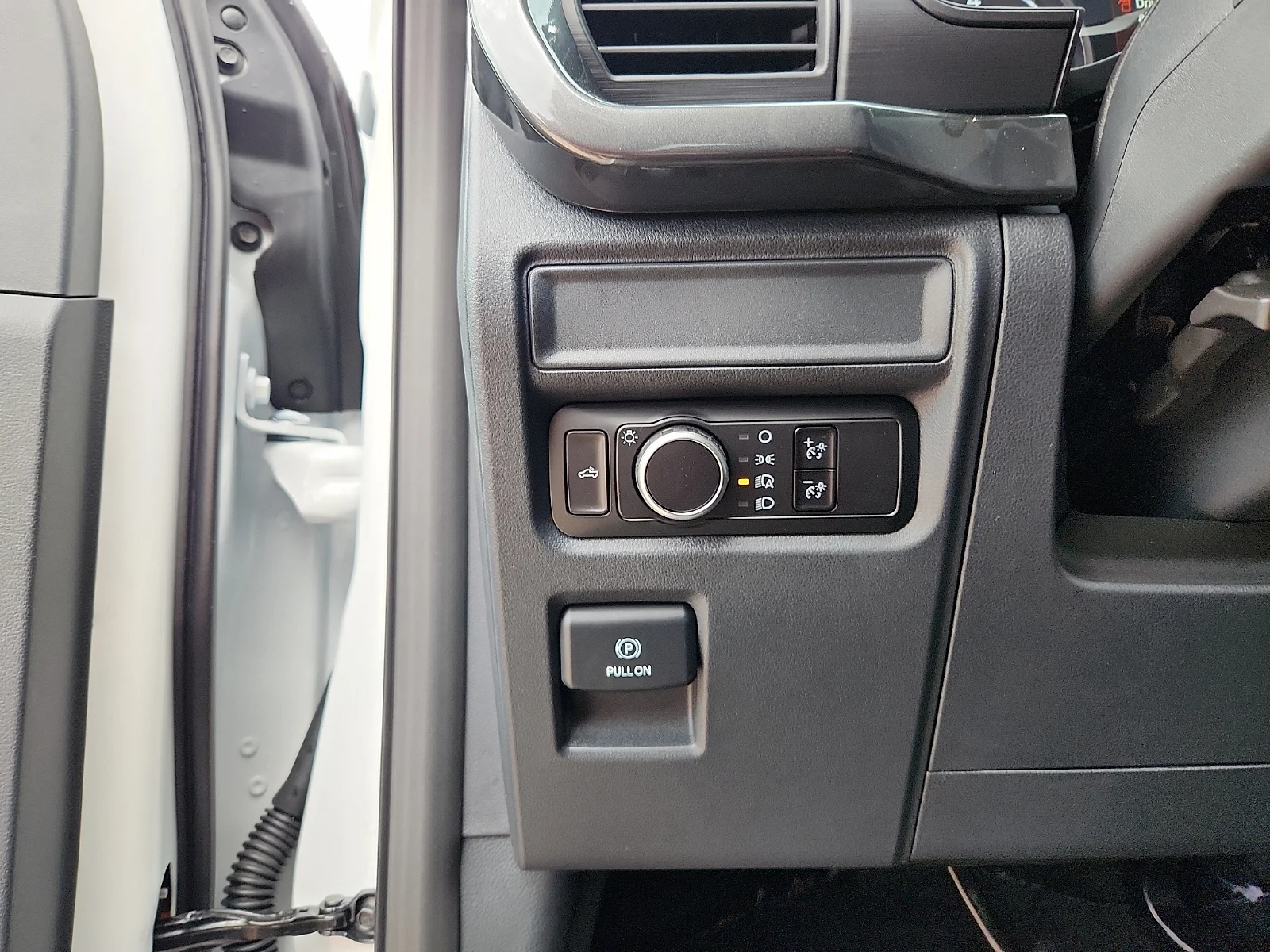 New 2026 Oxford White Ford STX image 16