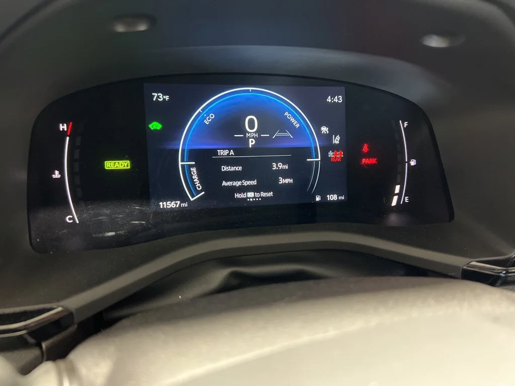 Used 2025 White Toyota LE image 23