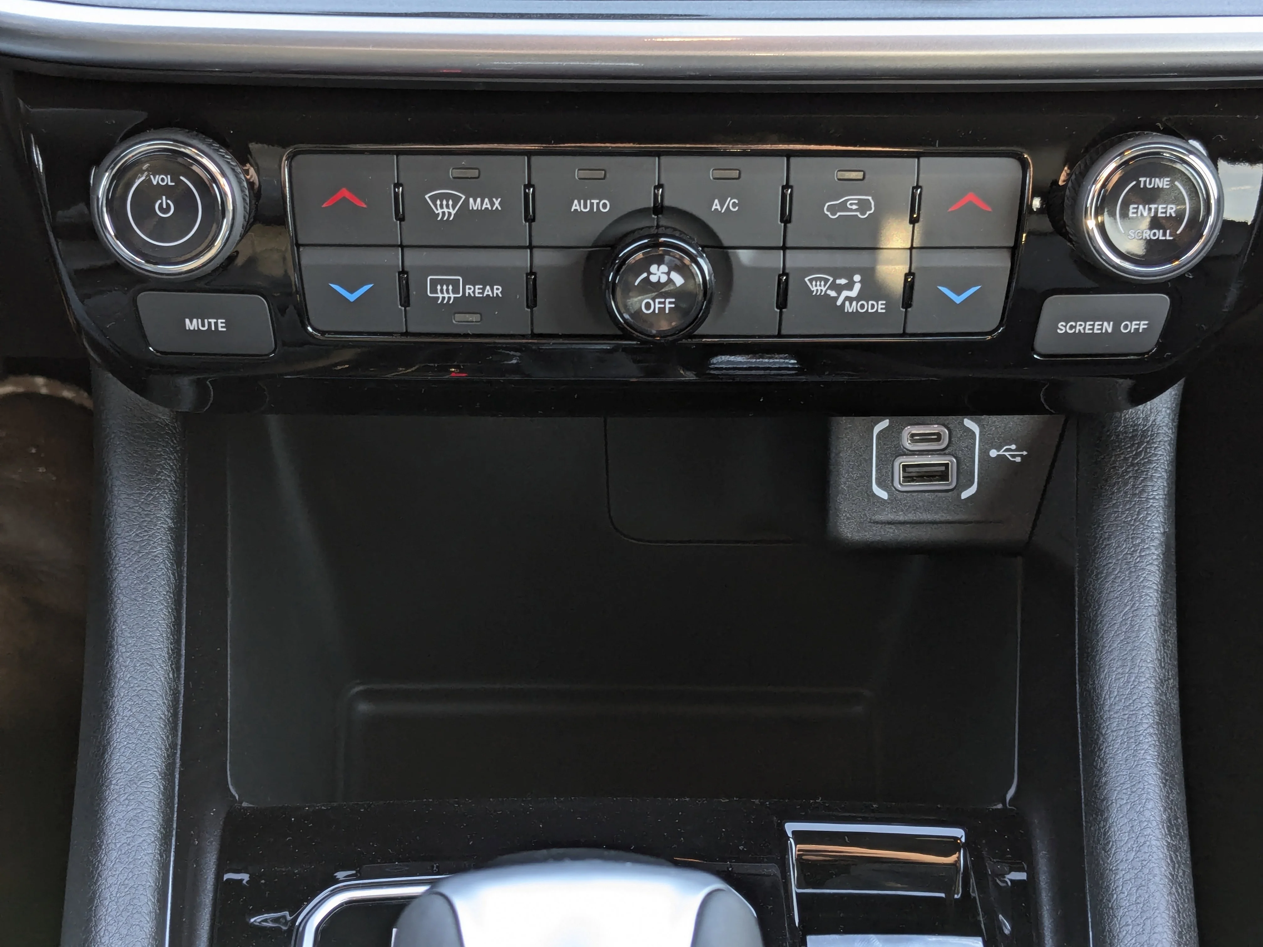 New 2026 Red Jeep North - Front heated seats - Forward Collision Warning - Uconnect 5 with 10.1?inch display image 23