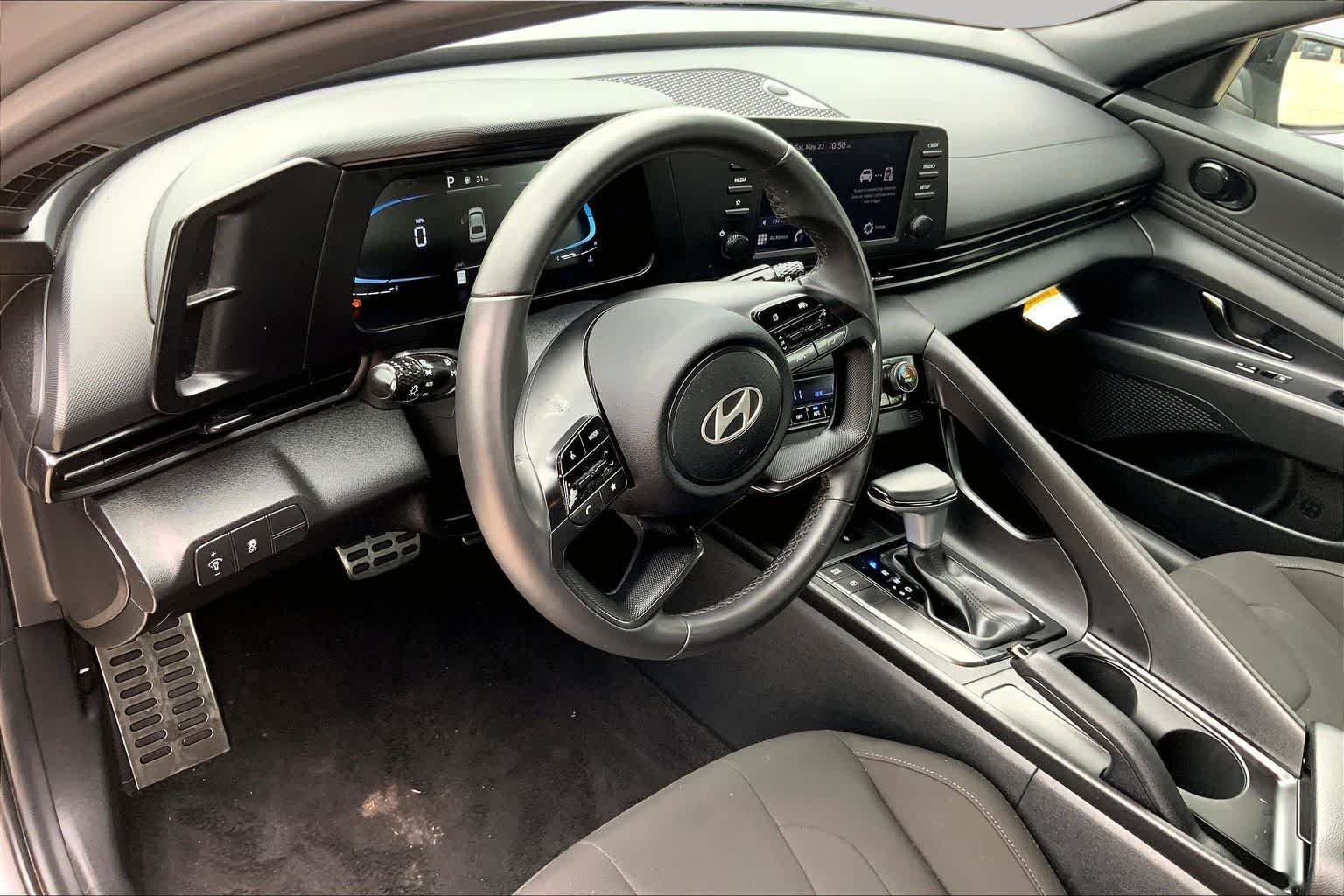 2025 Hyundai Elantra SEL - Photo 18