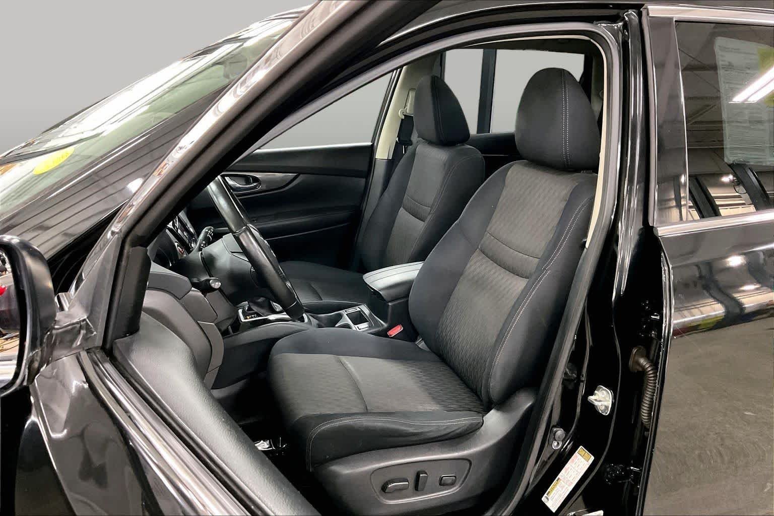Used 2018 Magnetic Black Nissan SV image 8