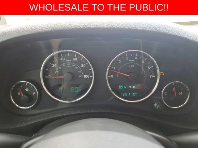 Used 2014 White Jeep Unlimited Sahara image 18