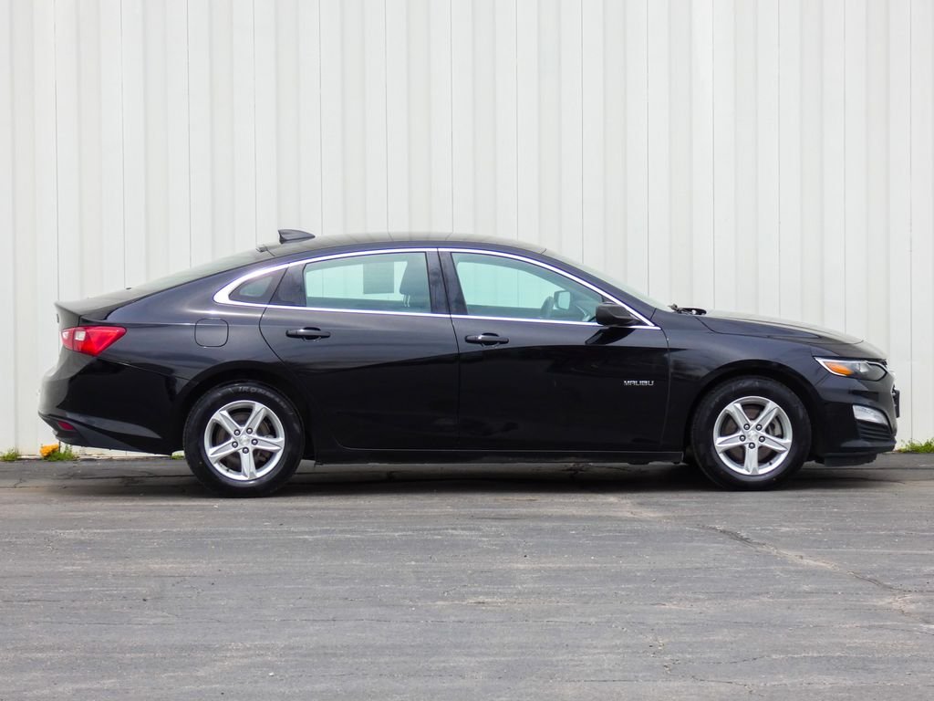 Used 2019 Chevrolet Malibu 1FL with VIN 1G1ZC5ST4KF173418 for sale in Kansas City