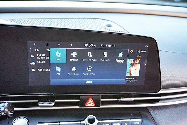 Used 2023 Black Hyundai SEL image 22