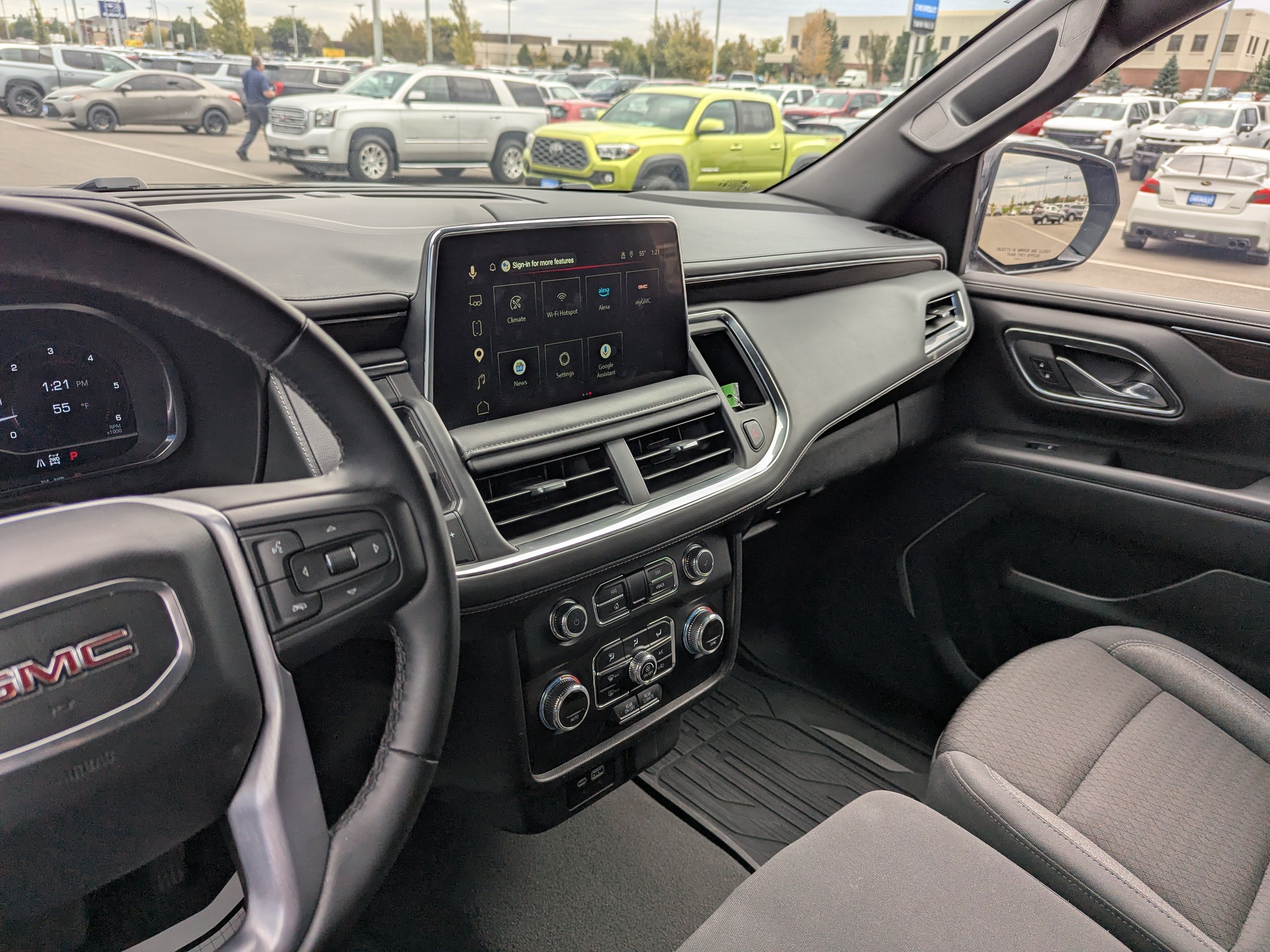 2023 GMC Yukon SLE - Photo 21