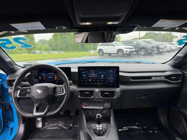 2025 Ford Mustang GT - Photo 14