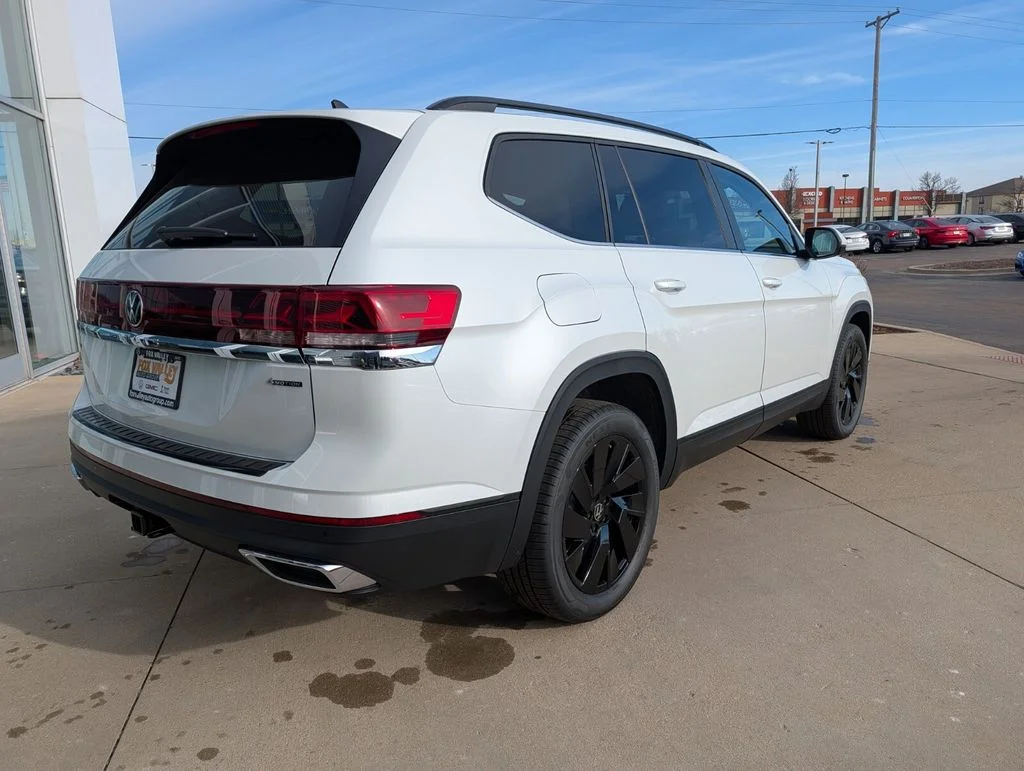 New 2026 White/off-white Volkswagen 2.0T SE w/Technology image 3