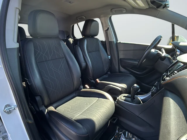 Used 2019 White Chevrolet LT image 26