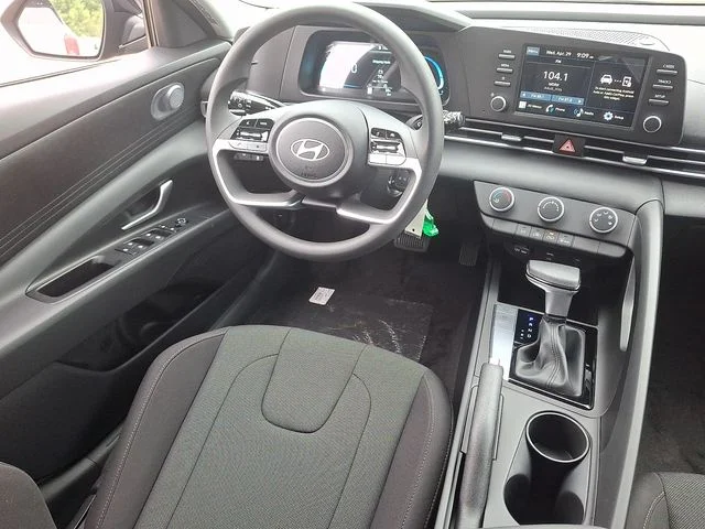 New 2026 Black Hyundai SE image 9