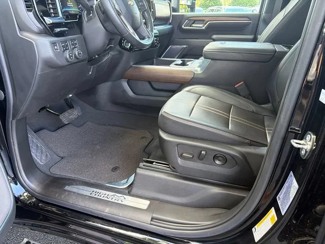 Used 2024 Black Chevrolet High Country image 9