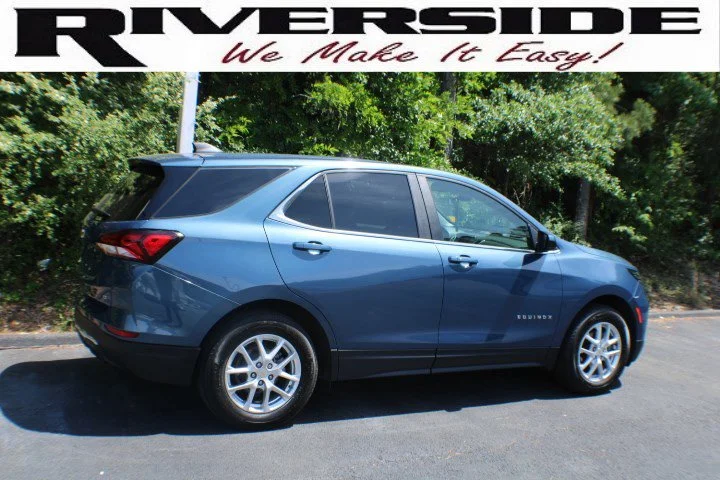 Used 2024 Lakeshore Blue Metallic Chevrolet LT image 2