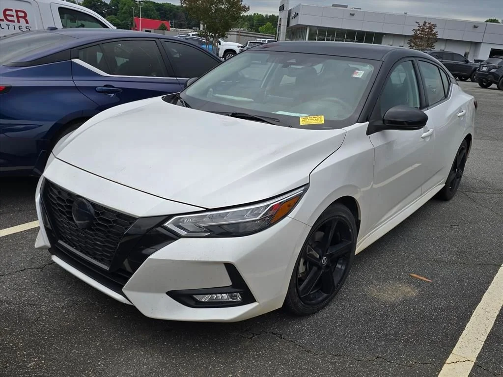 Used 2022 White Nissan SR image 2