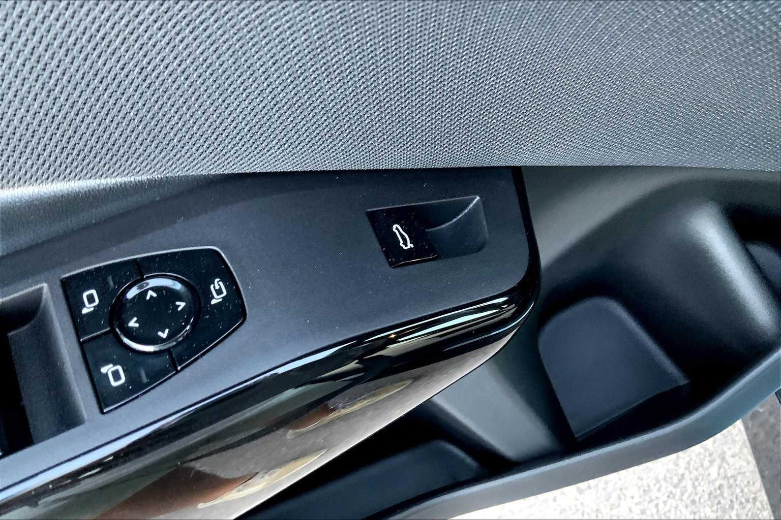 2026 BMW X3 30 - Photo 18