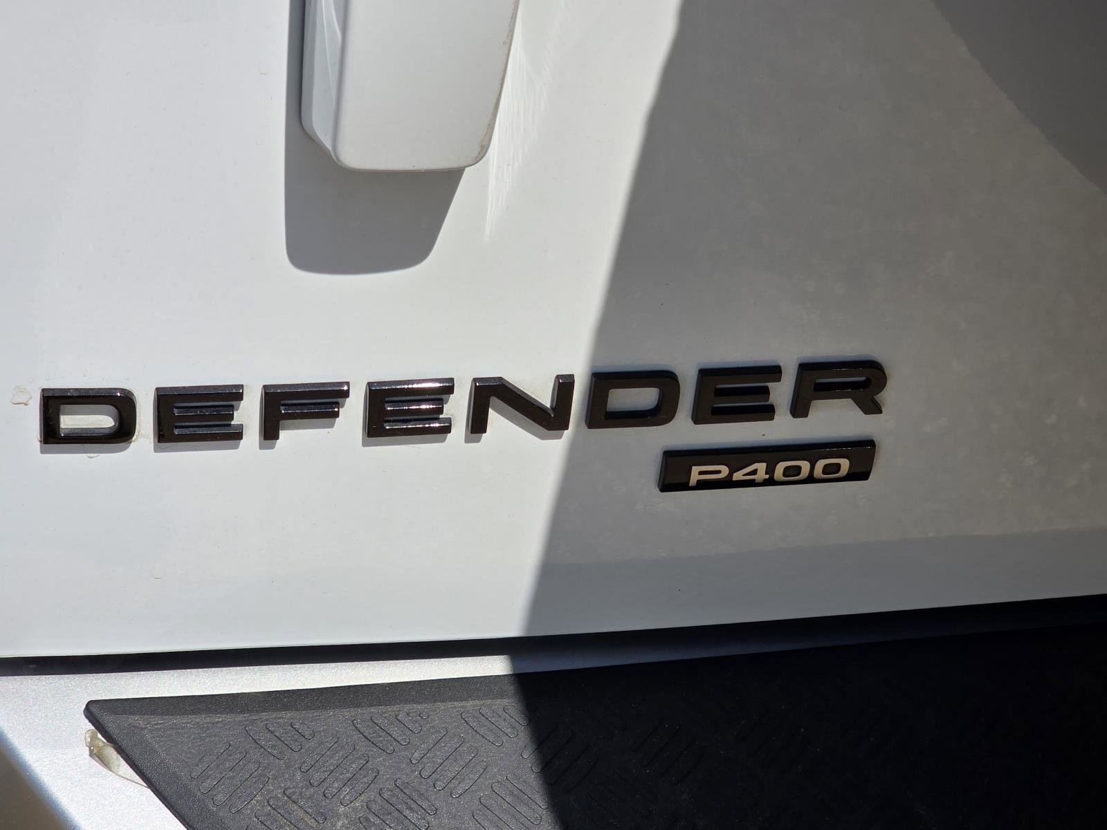 Used 2023 Fuji White Land Rover SE image 10