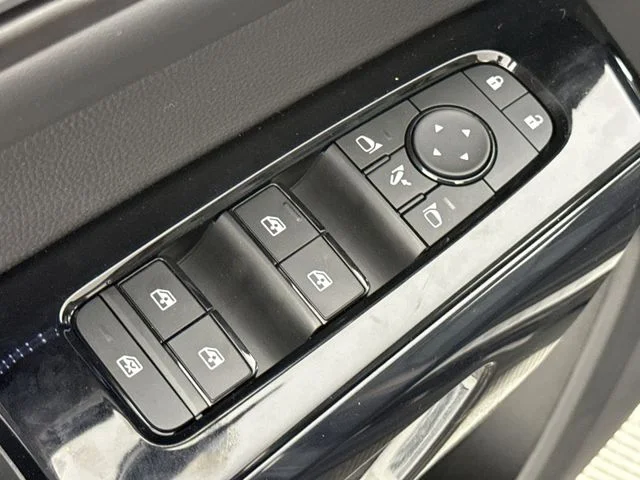 New 2026 Super Black Nissan Platinum image 13