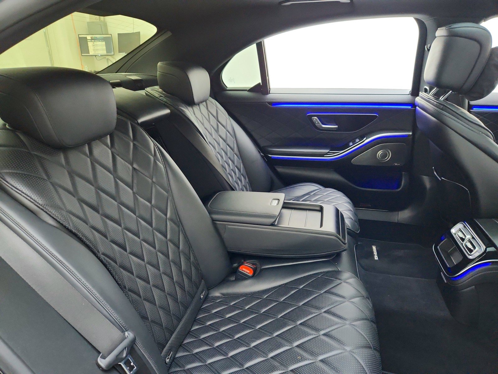 Certified Used 2023 Obsidian Black Mercedes-Benz S 580 image 31