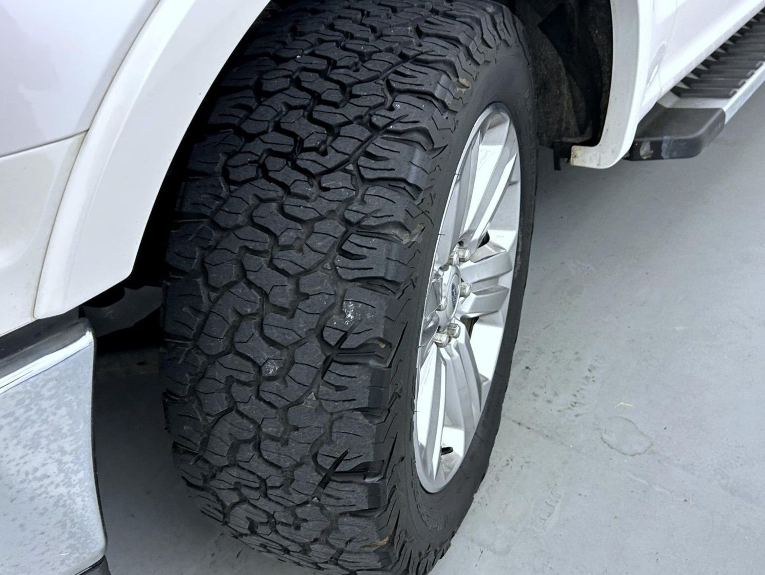 Used 2019 White Ford Lariat image 24