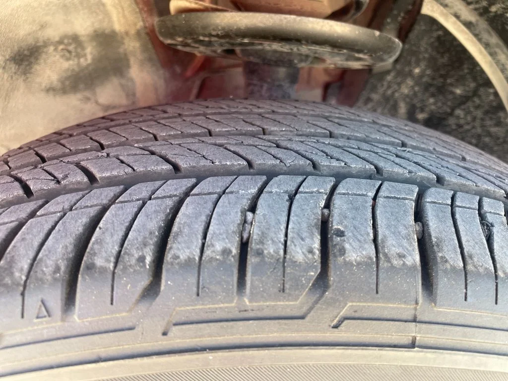 Used 2025 Red Nissan SV image 28