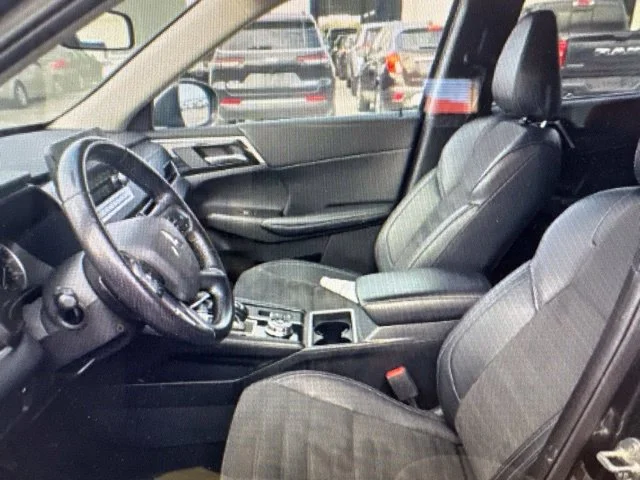Used 2024 Black Mitsubishi SE image 10