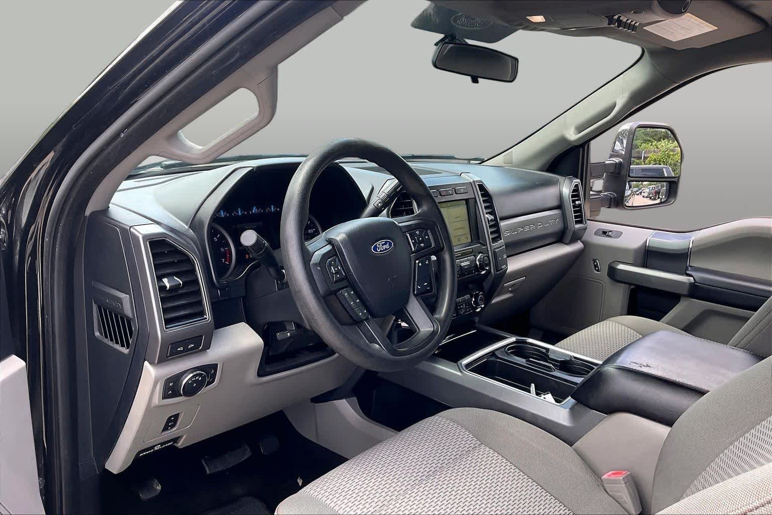 Used 2019 Agate Black Metallic Ford XLT image 17