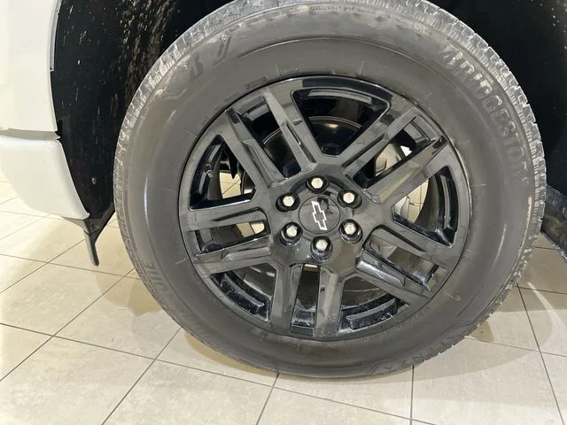Used 2024 Summit White Chevrolet Custom image 28