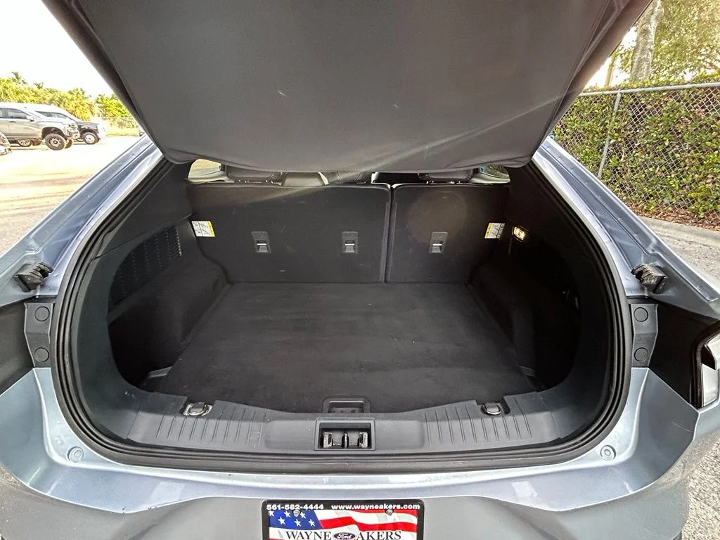 Used 2022 Ice Blue Ford Select image 29
