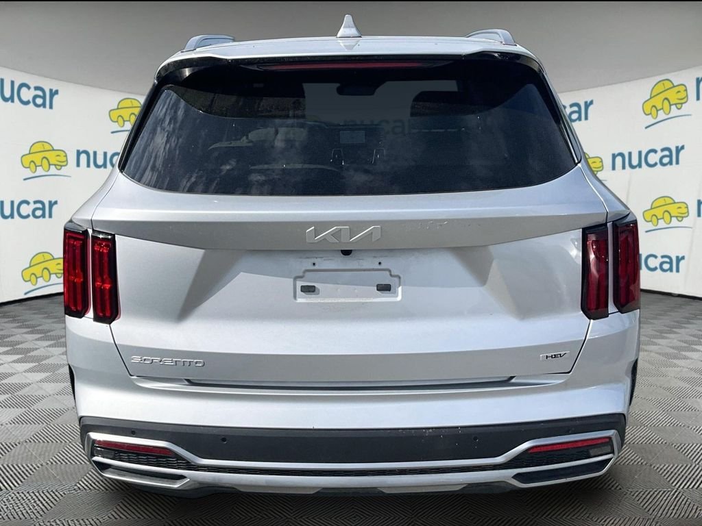 Used 2023 Silver Kia SX Prestige image 3