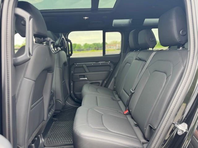 New 2026 Santorini Black Land Rover S image 11