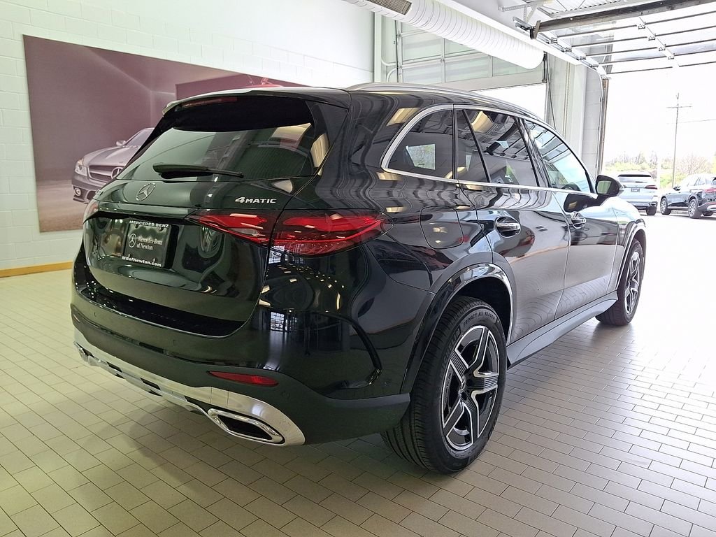 New 2026 Black Mercedes-Benz GLC 300 image 4