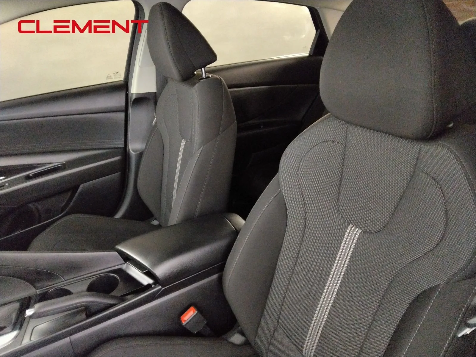 Used 2025 Black Hyundai SE image 19
