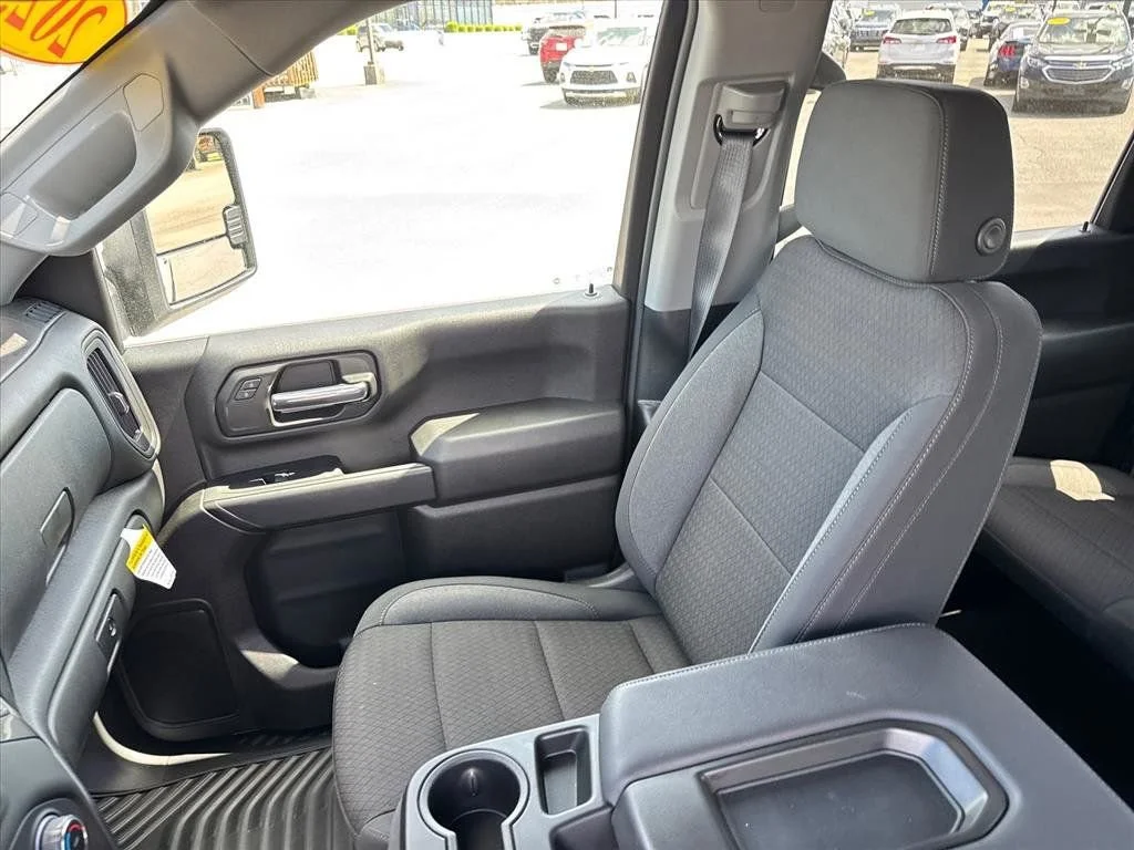 2025 Chevrolet Silverado 2500HD Custom - Photo 11